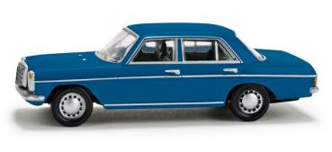 Mercedes-Benz 240 D/8, enzianblau