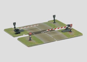 Bahnübergang mit Halbschranke