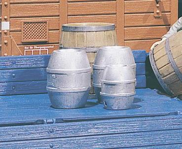 4 Bierfässer