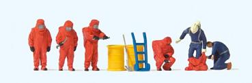 Feuerwehrmänner, roter Vollschutzanzug und Zubehör