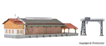 Güterhalle mit Überladekran u. Freilandrampe