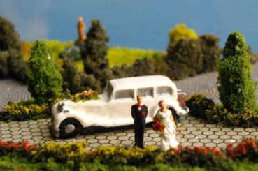 Hochzeitslimosine mit Gesteck