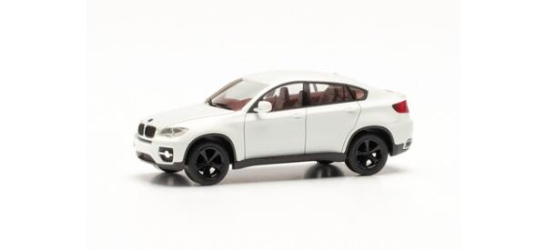 BMW X6, weiß, Felgen schwarz