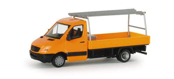 Mercedes-Benz Sprinter/Pritsche mit Aufbau und Ladung