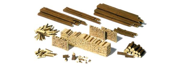 Stämme, Holzscheite, Holzstapel