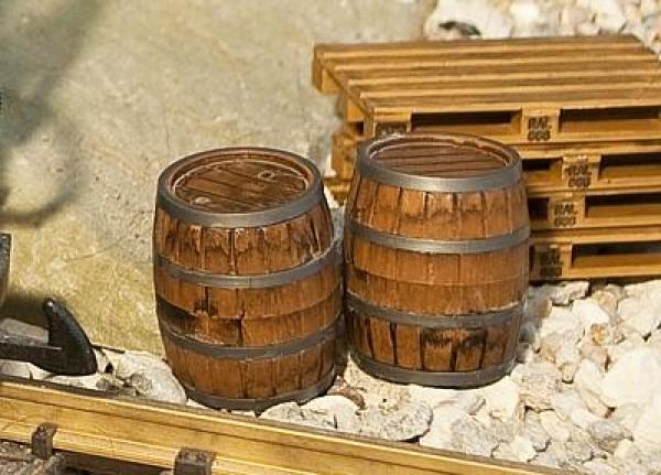 2 Holzfässer