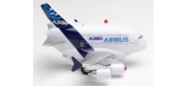 Airbus A380 mit Rückziehmotor und Sound